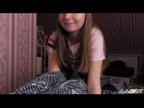 ❤️ Blondie duboko siše svog BFF-a i dobiva spermu u usta Ruski porno na hr.niceporn.ru ❤